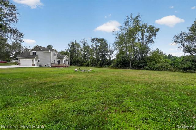 5127 Clyde Road, Howell, MI 48855