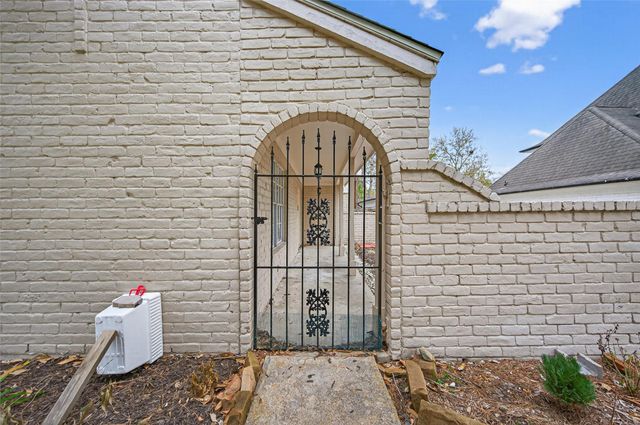 5414 Spanish Oak Drive, Houston, TX 77066