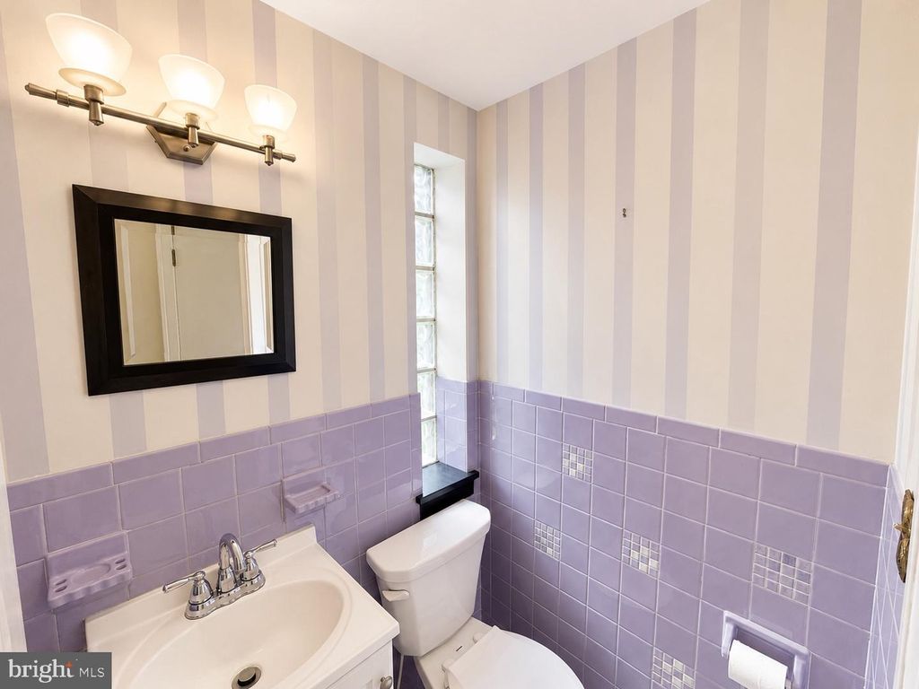 Image 17 of property listing at 102 BOND ST, Westminster, MD 21157