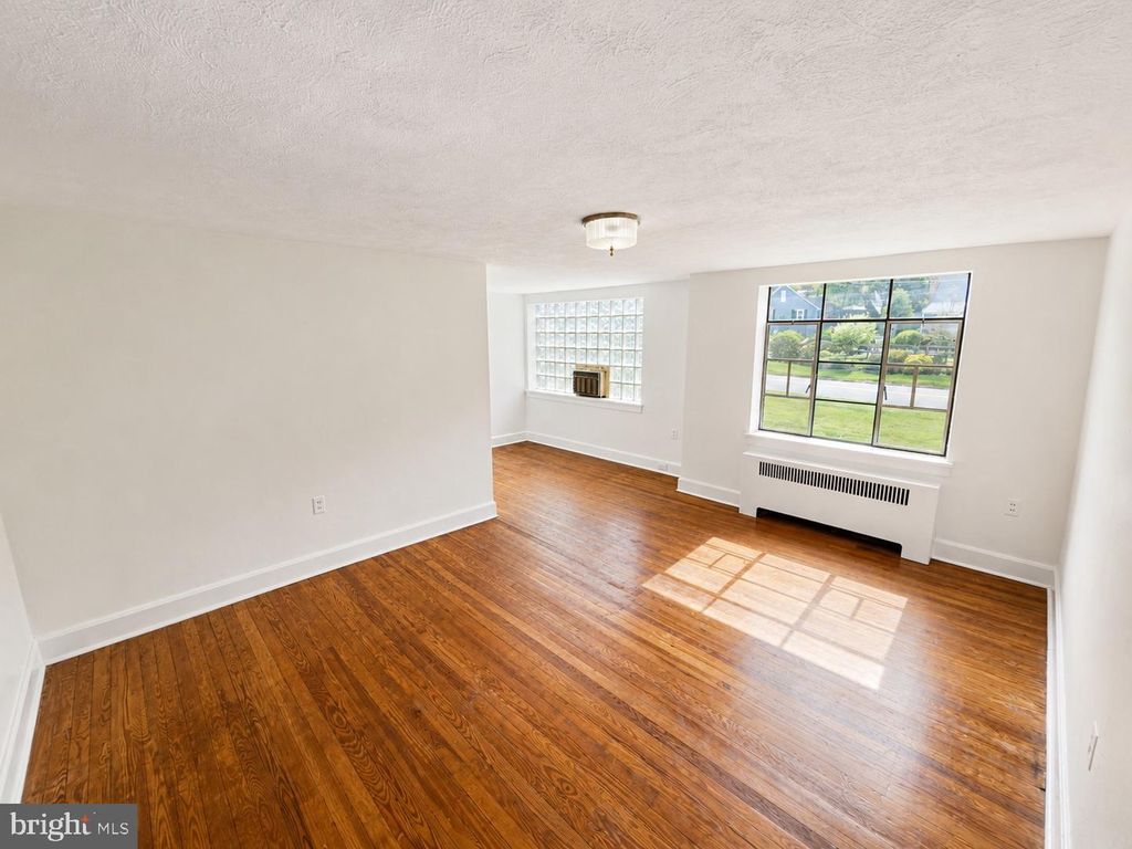 Image 27 of property listing at 102 BOND ST, Westminster, MD 21157