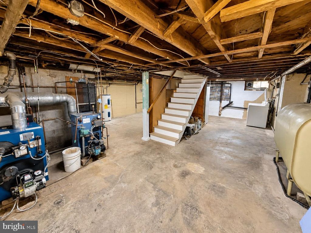 Image 42 of property listing at 102 BOND ST, Westminster, MD 21157