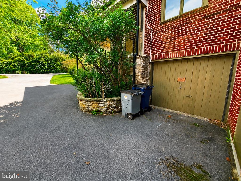 Image 50 of property listing at 102 BOND ST, Westminster, MD 21157