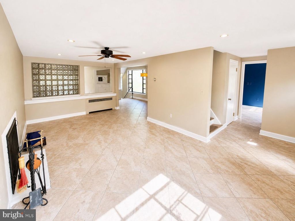Image 8 of property listing at 102 BOND ST, Westminster, MD 21157