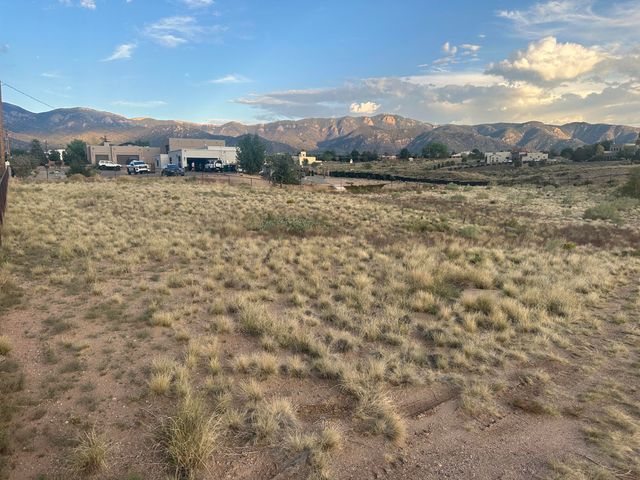 Palomas Avenue NE, Albuquerque, NM 87122