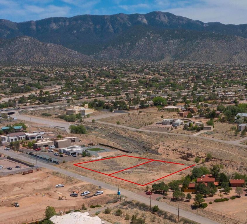 Palomas Avenue NE, Albuquerque, NM 87122