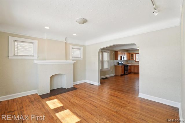 201 E Bennett Avenue, Ferndale, MI 48220