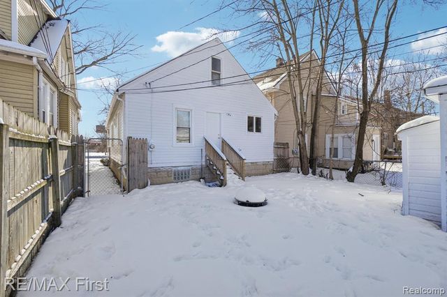 201 E Bennett Avenue, Ferndale, MI 48220