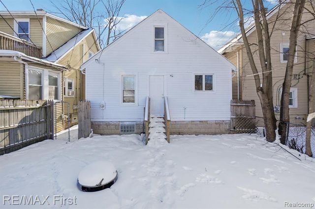 201 E Bennett Avenue, Ferndale, MI 48220