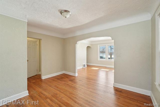 201 E Bennett Avenue, Ferndale, MI 48220