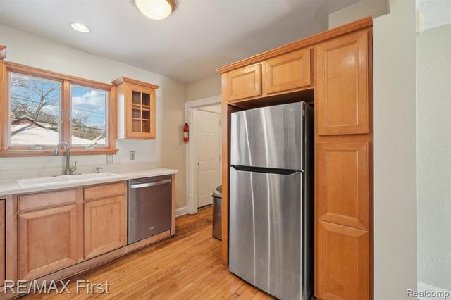 201 E Bennett Avenue, Ferndale, MI 48220