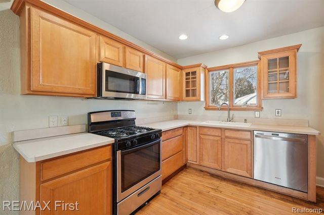 201 E Bennett Avenue, Ferndale, MI 48220