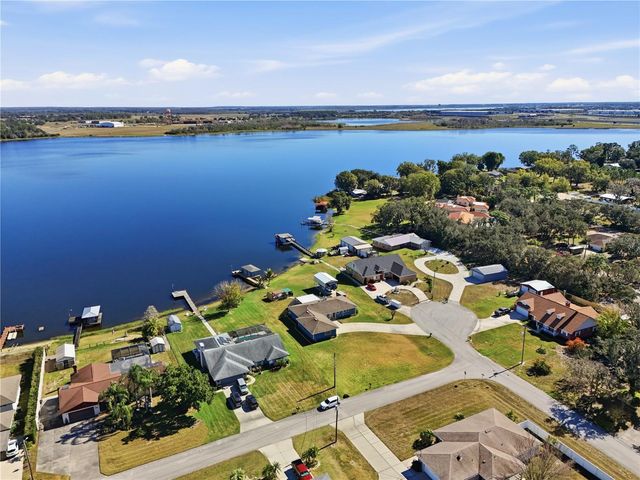 533 EDGEWATER DRIVE, Polk City, FL 33868