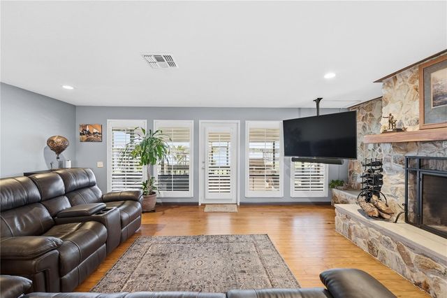 533 EDGEWATER DRIVE, Polk City, FL 33868