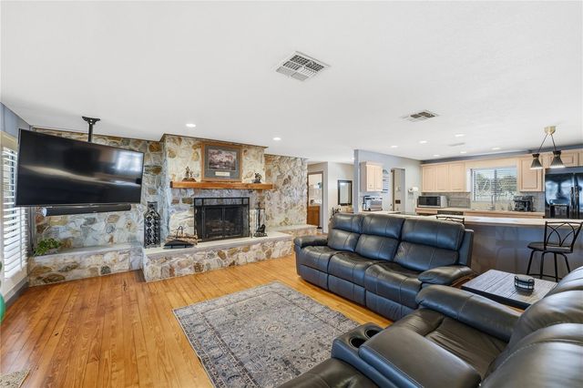 533 EDGEWATER DRIVE, Polk City, FL 33868