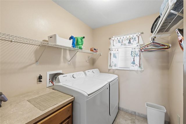 533 EDGEWATER DRIVE, Polk City, FL 33868