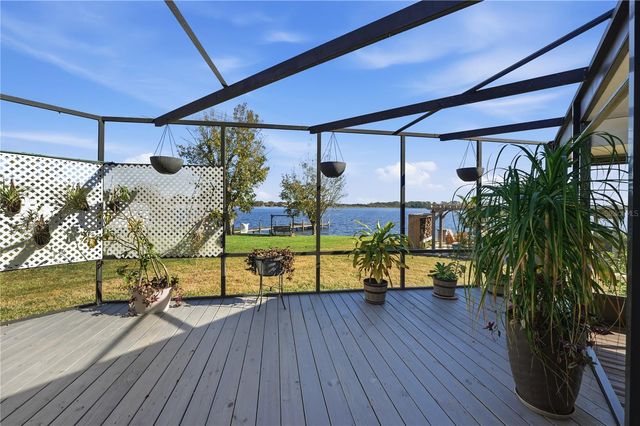 533 EDGEWATER DRIVE, Polk City, FL 33868