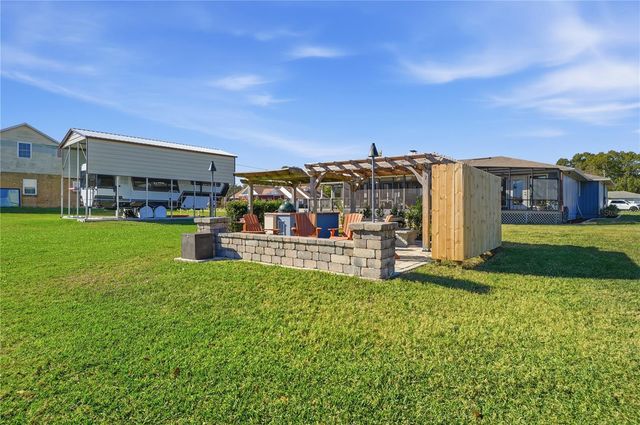 533 EDGEWATER DRIVE, Polk City, FL 33868