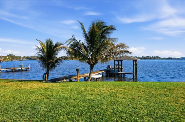 533 EDGEWATER DRIVE, Polk City, FL 33868