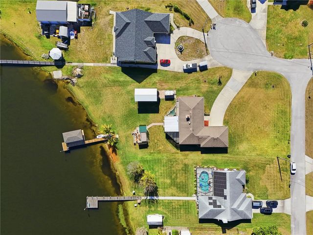 533 EDGEWATER DRIVE, Polk City, FL 33868