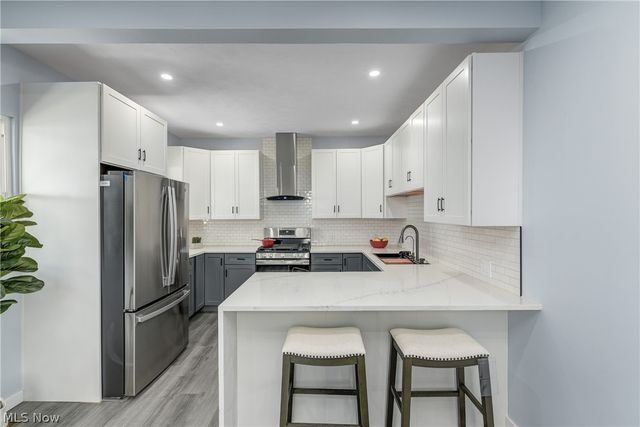 3290 W 23rd Place, Cleveland, OH 44109