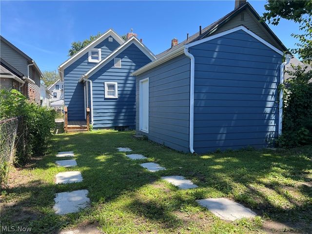 3290 W 23rd Place, Cleveland, OH 44109