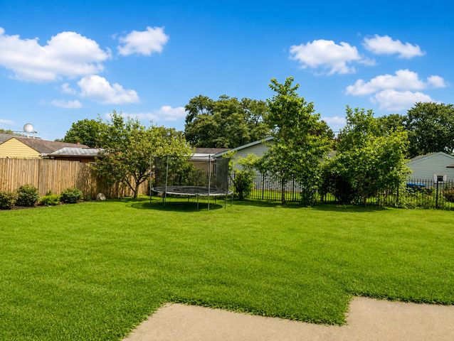 11536 S RIDGELAND Avenue, Worth, IL 60482