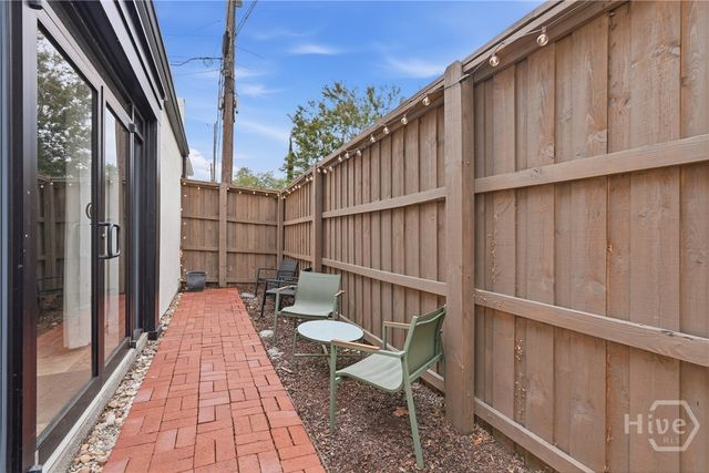 1112 Lincoln Street, Savannah, GA 31401