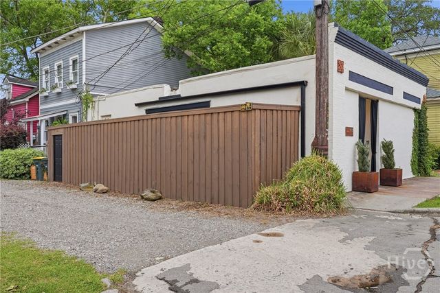 1112 Lincoln Street, Savannah, GA 31401
