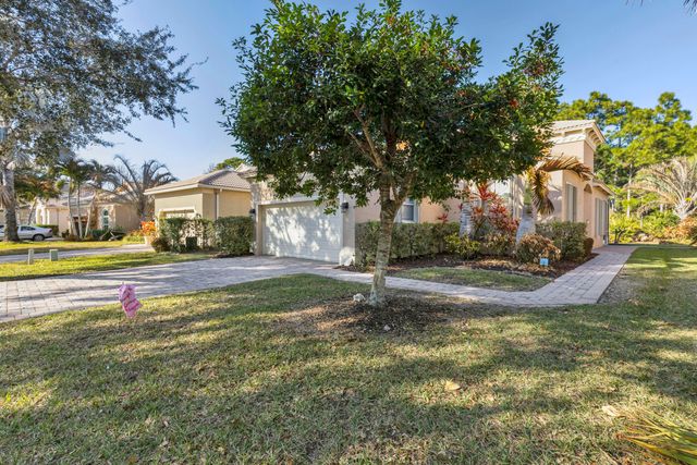 5726 Sterling Lake Drive, Fort Pierce, FL 34951