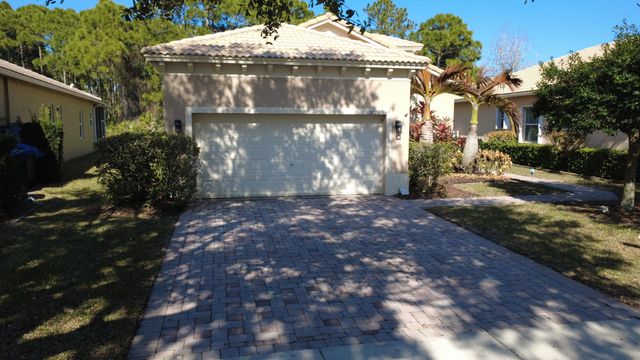 5726 Sterling Lake Drive, Fort Pierce, FL 34951