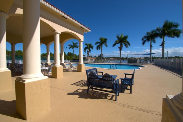 5726 Sterling Lake Drive, Fort Pierce, FL 34951