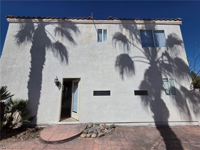 8829 CORNWALL GLEN Avenue, Las Vegas, NV 89129