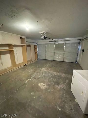 8829 CORNWALL GLEN Avenue, Las Vegas, NV 89129