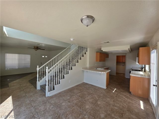 8829 CORNWALL GLEN Avenue, Las Vegas, NV 89129