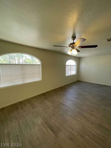 8829 CORNWALL GLEN Avenue, Las Vegas, NV 89129