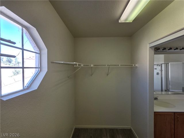 8829 CORNWALL GLEN Avenue, Las Vegas, NV 89129