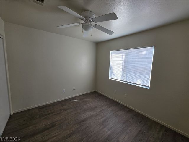 8829 CORNWALL GLEN Avenue, Las Vegas, NV 89129