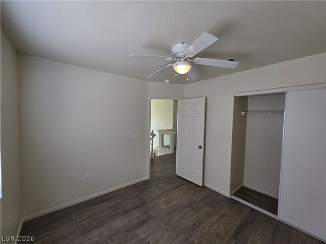 8829 CORNWALL GLEN Avenue, Las Vegas, NV 89129