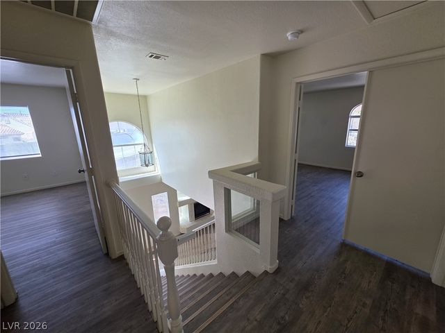 8829 CORNWALL GLEN Avenue, Las Vegas, NV 89129