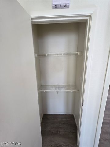 8829 CORNWALL GLEN Avenue, Las Vegas, NV 89129