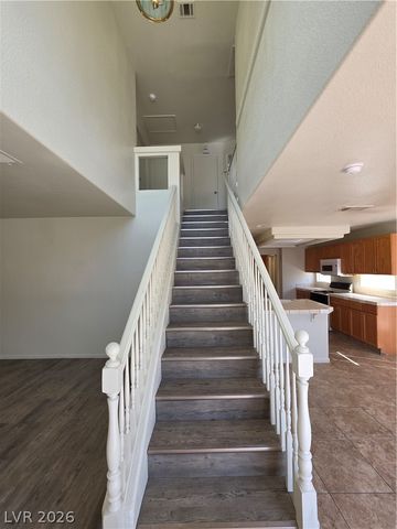 8829 CORNWALL GLEN Avenue, Las Vegas, NV 89129