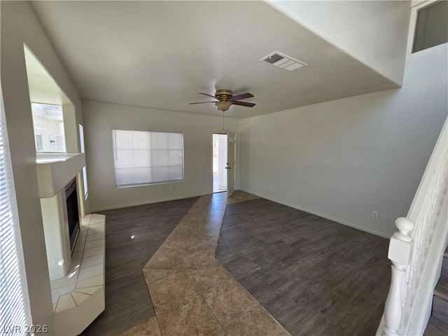 8829 CORNWALL GLEN Avenue, Las Vegas, NV 89129