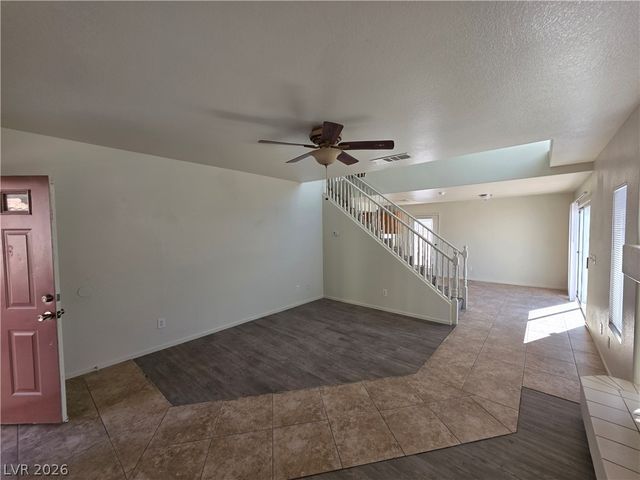 8829 CORNWALL GLEN Avenue, Las Vegas, NV 89129