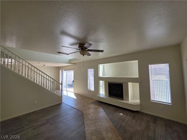 8829 CORNWALL GLEN Avenue, Las Vegas, NV 89129