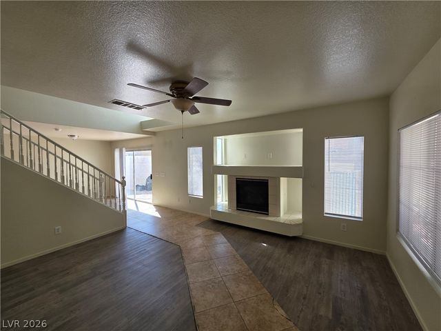 8829 CORNWALL GLEN Avenue, Las Vegas, NV 89129