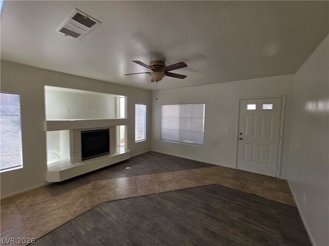 8829 CORNWALL GLEN Avenue, Las Vegas, NV 89129