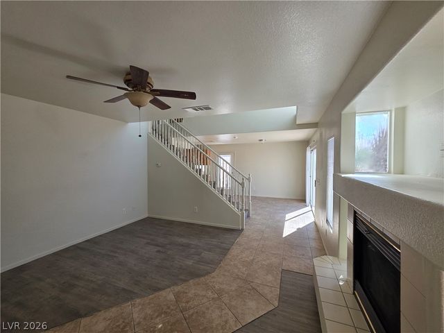 8829 CORNWALL GLEN Avenue, Las Vegas, NV 89129