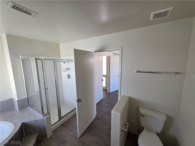 8829 CORNWALL GLEN Avenue, Las Vegas, NV 89129