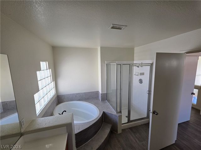 8829 CORNWALL GLEN Avenue, Las Vegas, NV 89129