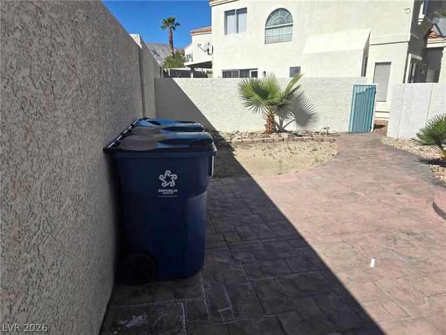 8829 CORNWALL GLEN Avenue, Las Vegas, NV 89129